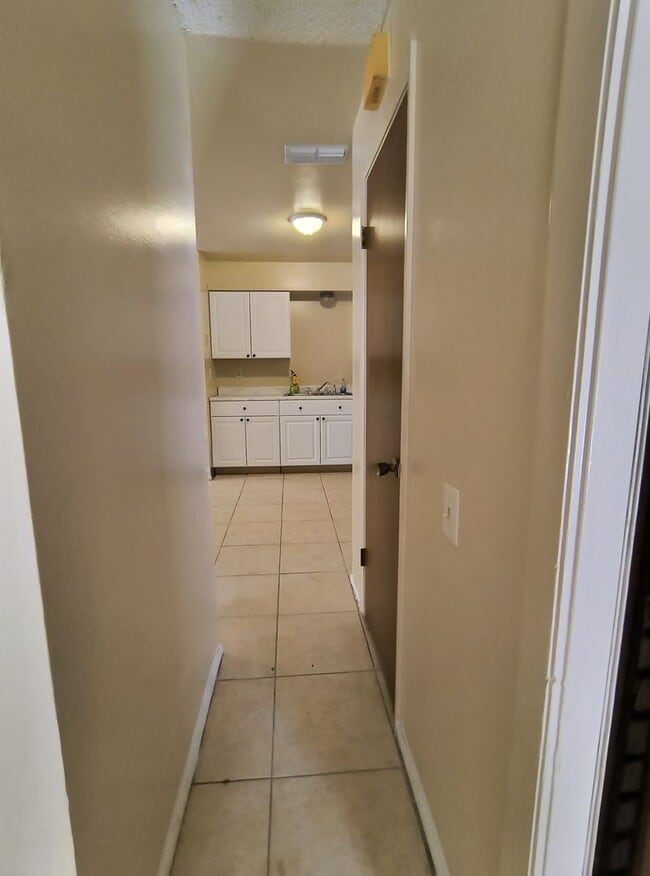 Photo - Spacious 3-Bedroom  2 Bathroom Apartment f...