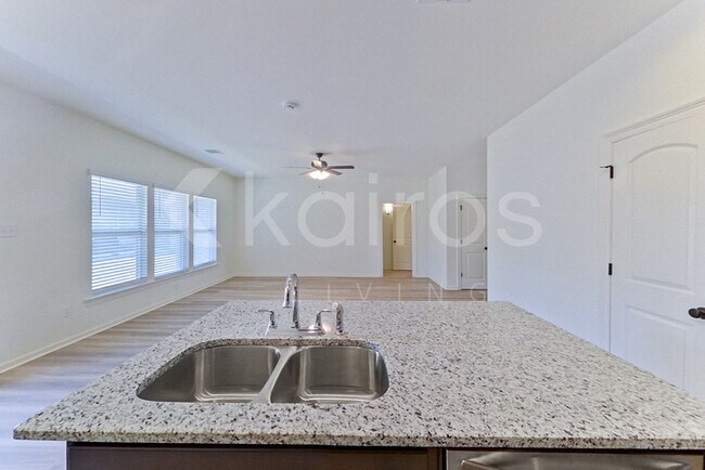 Photo - 204 Salvat Dr