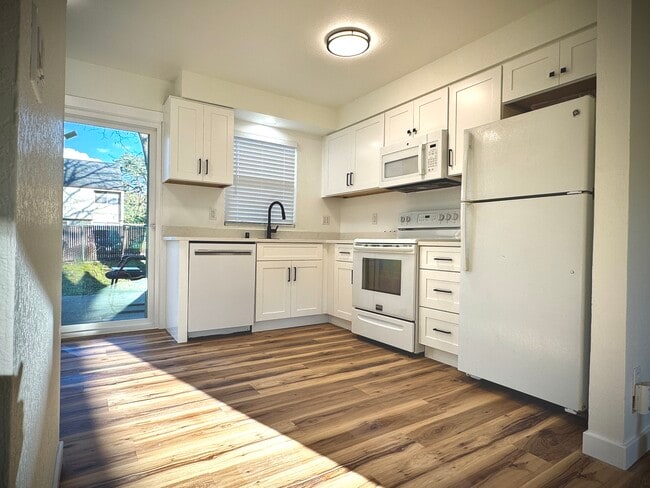 Photo - 640 5th Ave S Unit 104