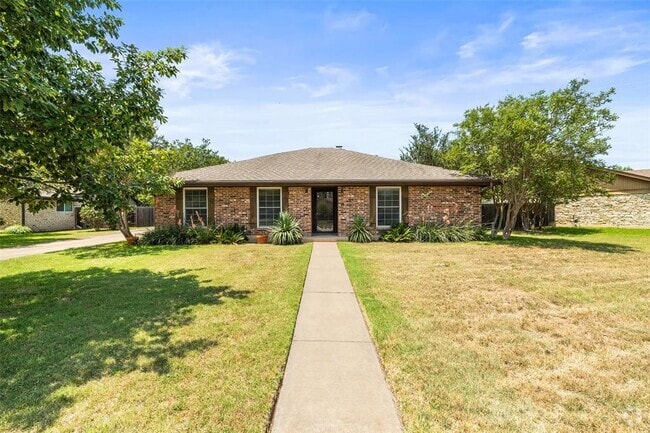 Building Photo - 7202 Squirrel Oak Cir Rental
