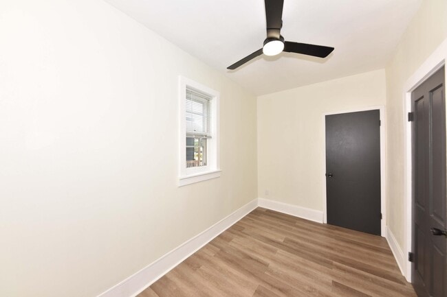 2209 Dr. William Finlayson St