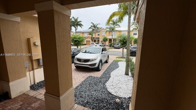 Photo - 949 NE 42nd Ave