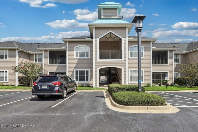 Building Photo - 225 Presidents Cup Way Unit 105