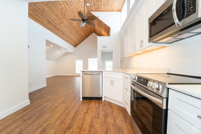 Building Photo - 11 Aviles St Unit 3A Rental