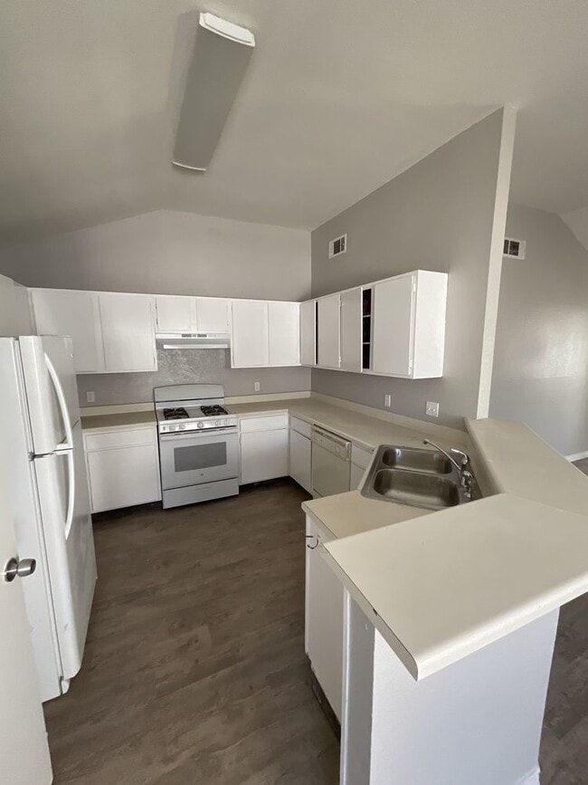 Photo - Charming 3 bedroom 2 bath duplex Unit 1009