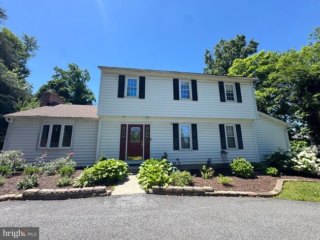 Photo - 317 W Seminary Ave