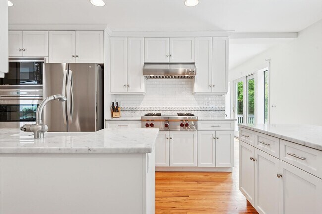 Photo - 72 Bishops Ln