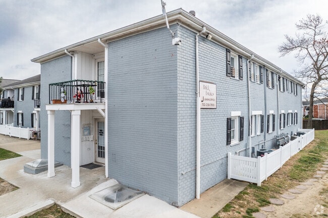 Brick Estates Apartment Homes
