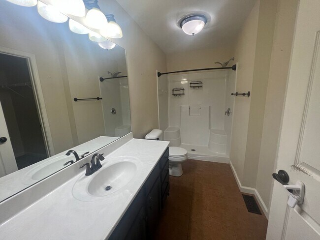 Photo - Coming soon! 3 Bedroom 2 full bath Twin La...