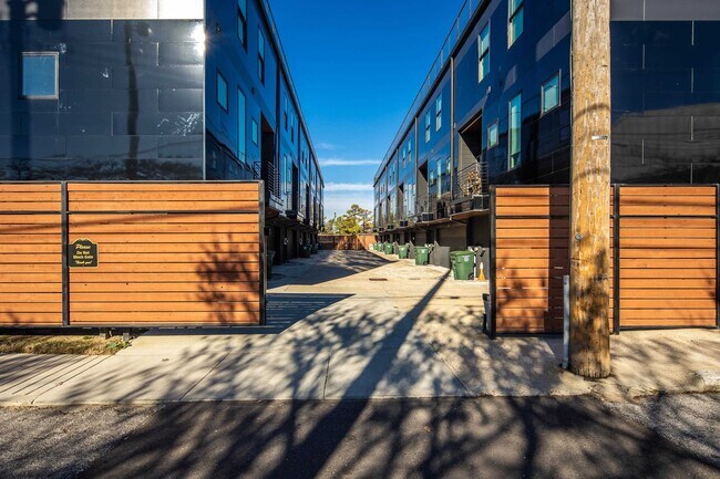 Photo - 400 E Pontotoc Ave