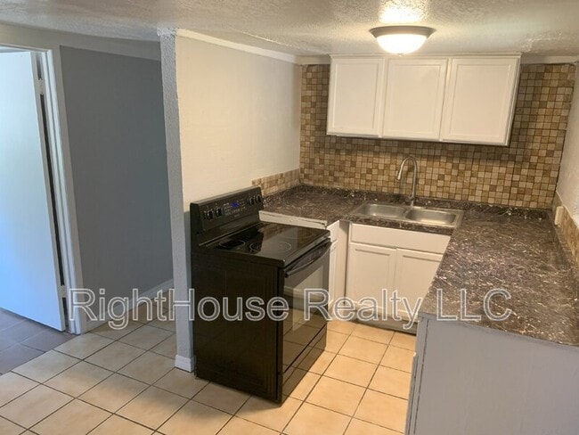 Photo - 135 2nd Eloise St N