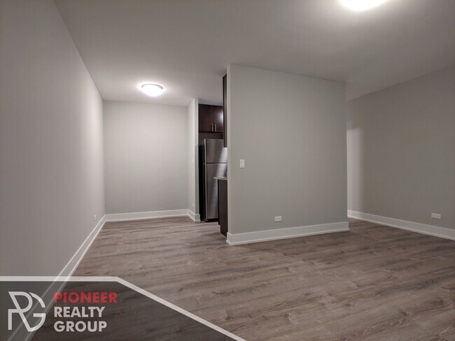 Photo - 542 W Surf St