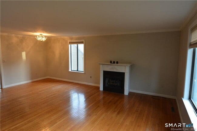 12 Hitching Post Ln Unit 12