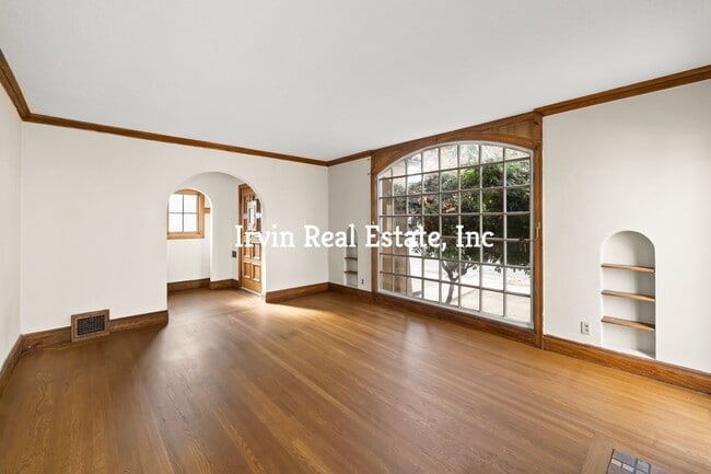 Photo - Nice 3 Bedroom and 2 Bath House with Backyard