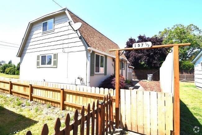 Building Photo - Charming two story home.