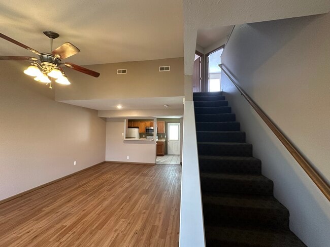 Entrada - 3504 Zinnia Dr