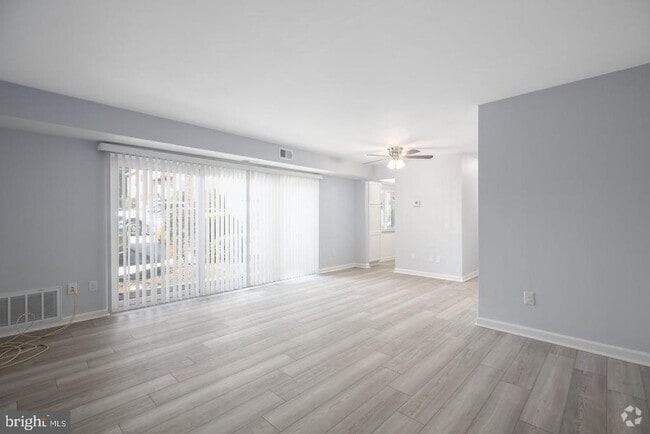Building Photo - 1805 William St Unit C9 Rental