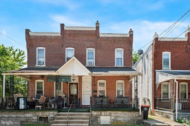 Building Photo - 13 E 21st St Rental