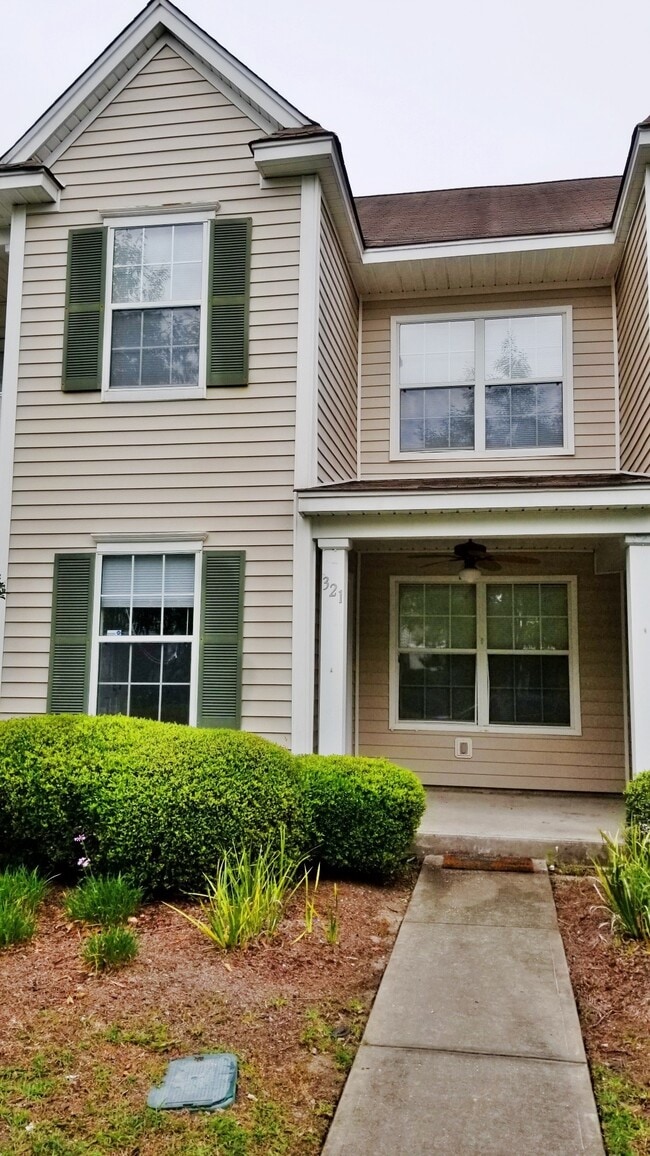 Photo - 321 Campus Ln Townhome