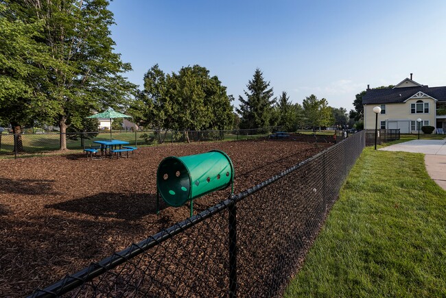 Private Dog Park - Winwood Apartments