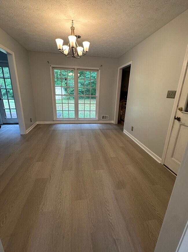 Photo - 4304 Riverside Dr SW
