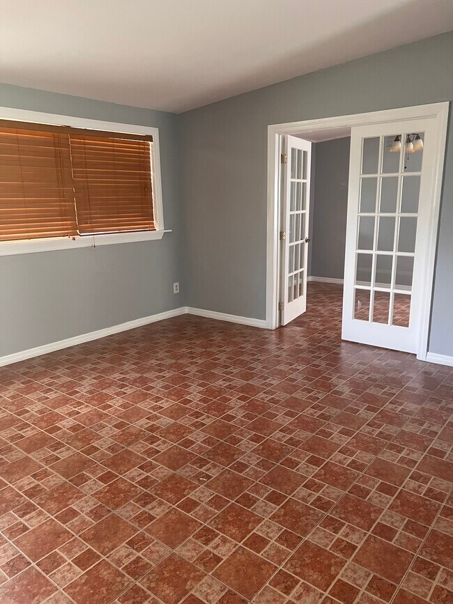 Photo - 200 59th Ave NE