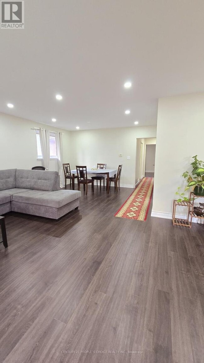 Photo - 22 Murchison Crescent