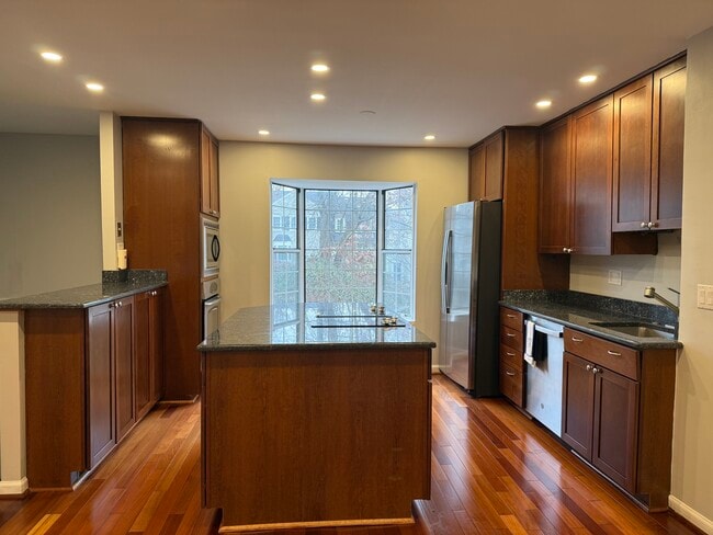 Photo - Reston House