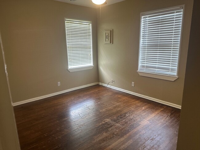 Photo - 114 Forest Oaks Ln