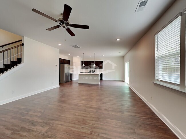 Photo - 636 Rivermist Dr