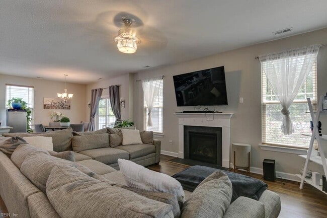 Photo - 115 Farrand Dr