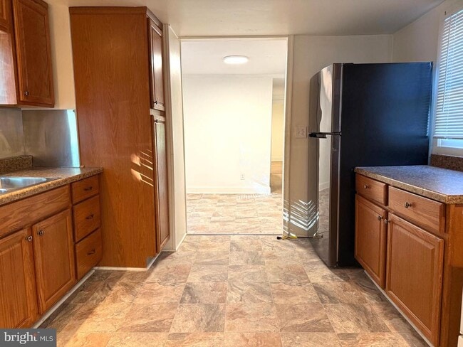 Photo - 61 W Pitman St