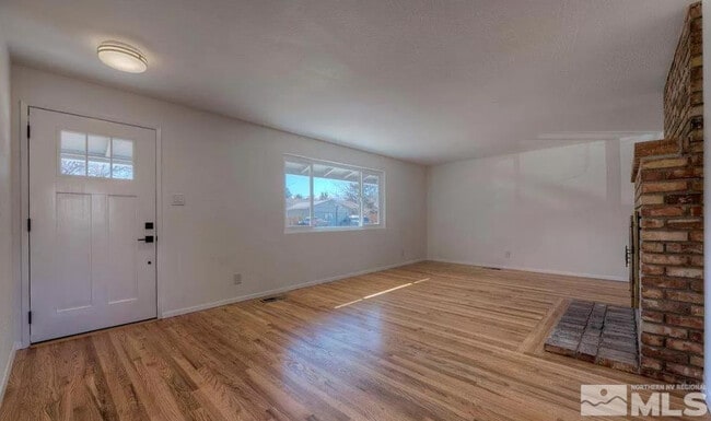 Photo - 965 Grandview Ave