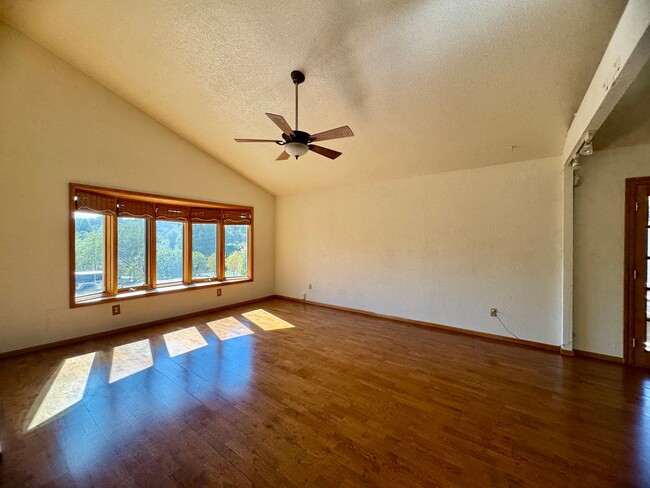Photo - 2555 Westridge Dr