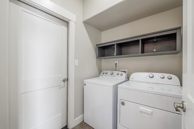 Photo - 415 Roberts Rd