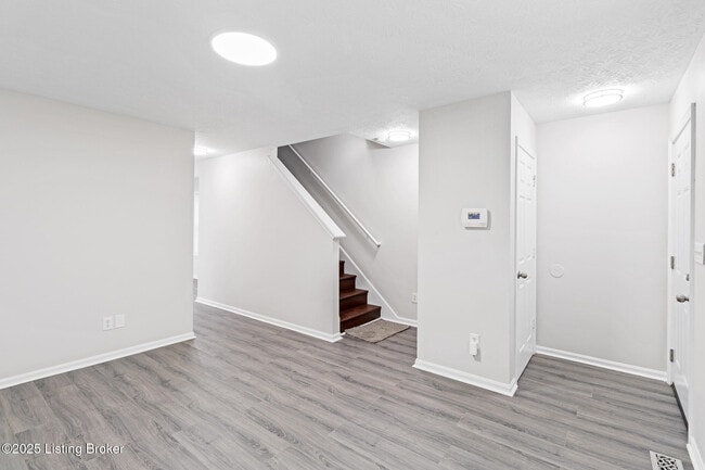 Photo - 3233 Vermont Ave