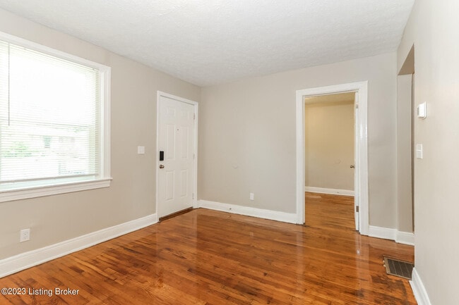 Photo - 415 N 42nd St