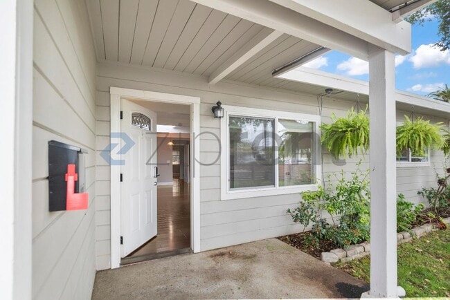 Photo - 1135 Hollyburne Ave