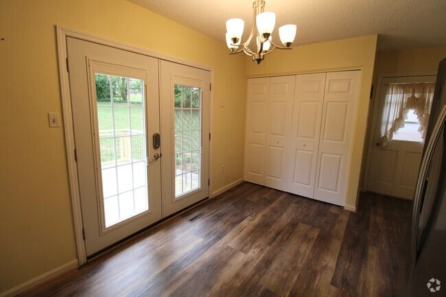 Building Photo - 12 King Arthur Pl Rental