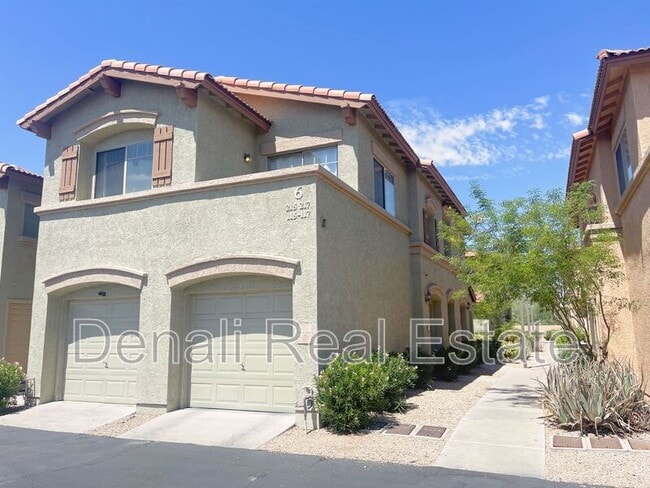 Photo - 805 S Sycamore