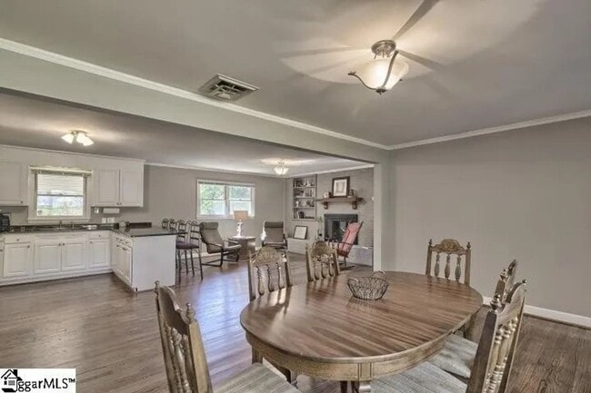 Photo - 414 Mapleton Dr