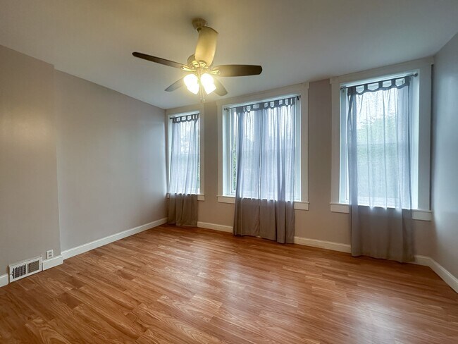 Photo - 1713 Bolton St Unit 2