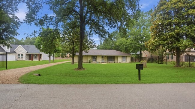 1511 Sungail Dr
