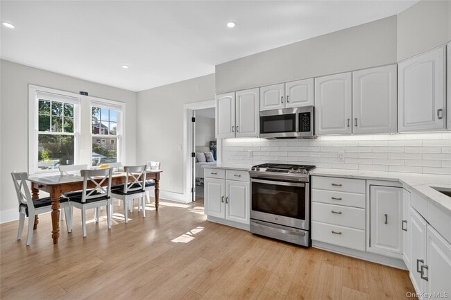 Photo - 44 Madeleine Ave Unidad 1