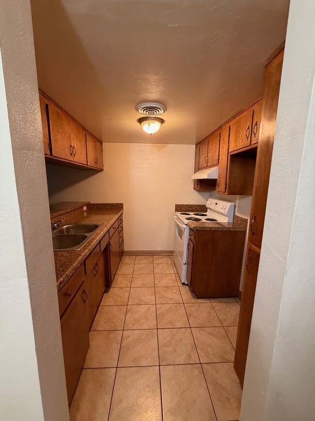 Photo - 1968 Stine Rd Unit 1968