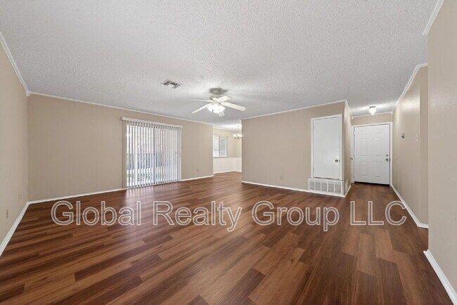 Photo - 4834 Sorrento