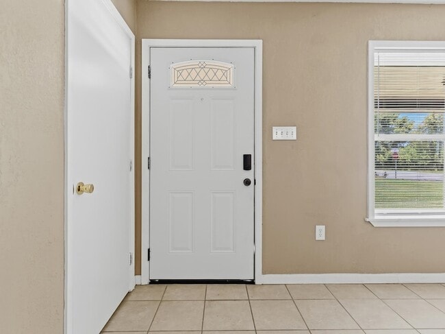 Photo - 620 Blueberry St