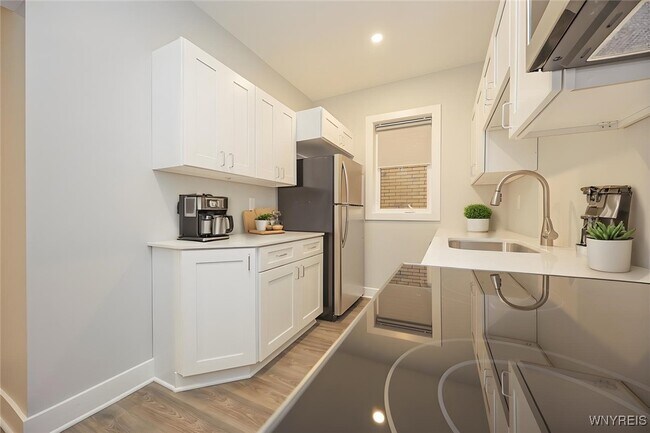 Photo - 1008 Elmwood Ave