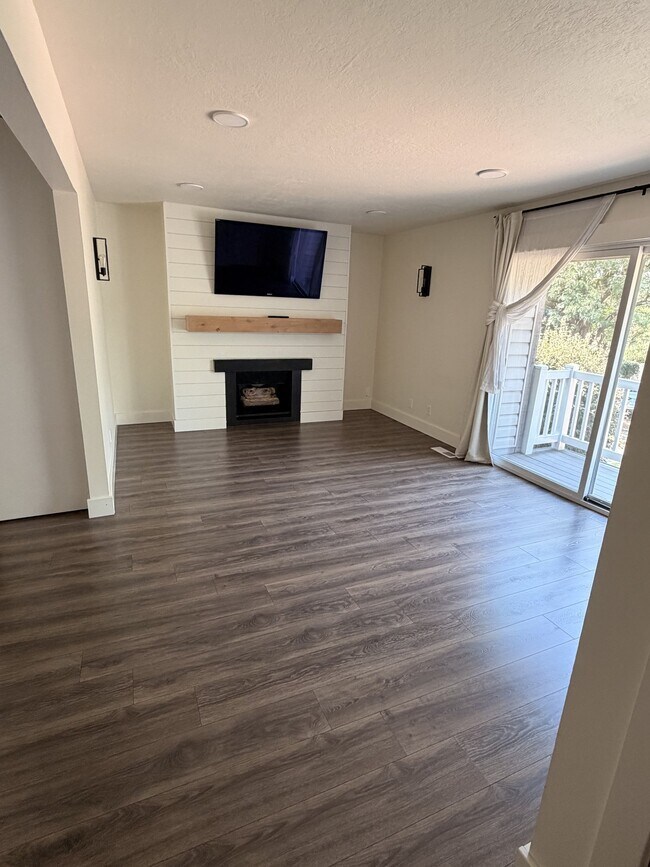 Building Photo - 2750 S 2000 E