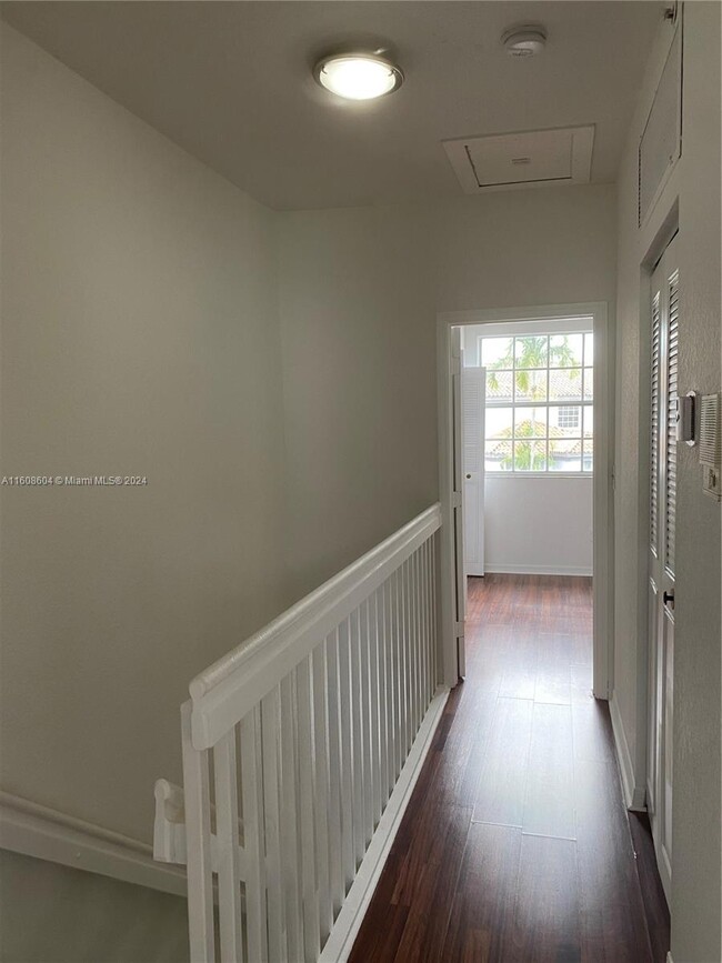 Photo - 721 SW 148th Ave